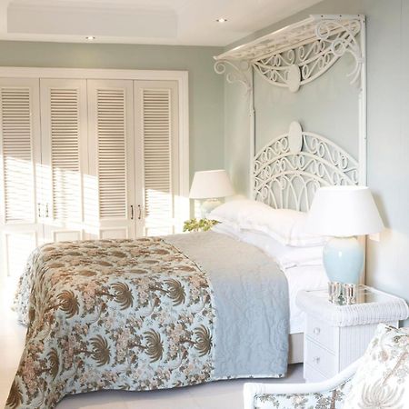 Hotel The Oyster Box Umhlanga Rocks Esterno foto A bedroom
